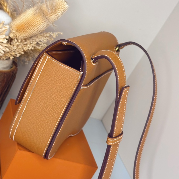【厳選新入荷】エルメス Della Cavalleria Mini サドル金具クロスボディバッグ「乗馬モチーフ本革ショルダー」