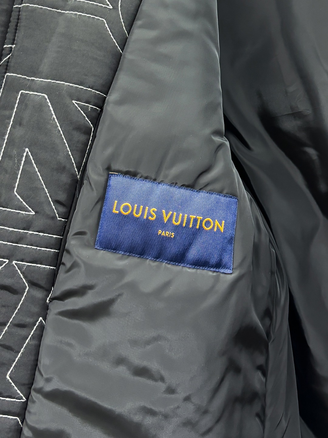ルイ・ヴィトン「Louis Vuitton」秋冬フード付きダウンジャケット