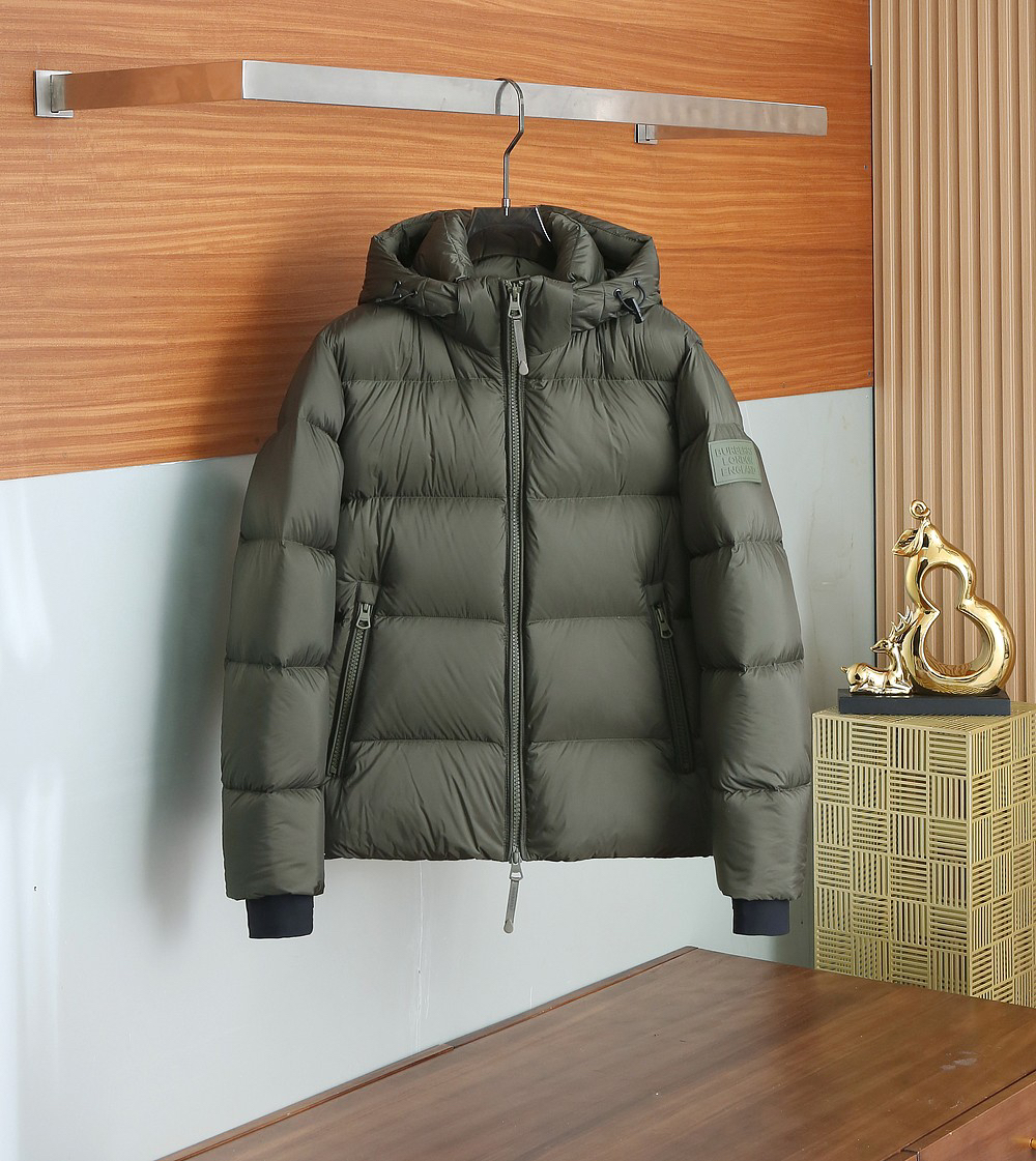 バーバリー「Burberry」秋冬 クイルティッドダウンジャケット