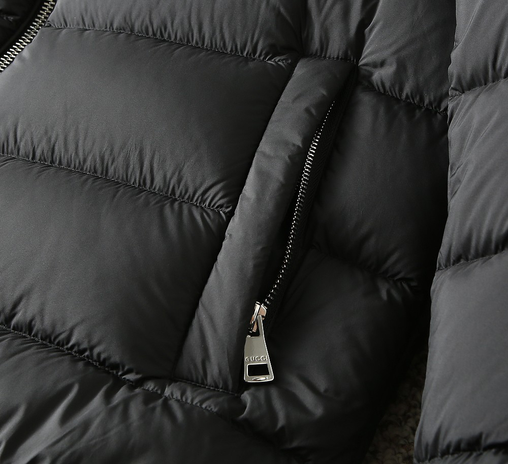 グッチ「Gucci」秋冬ダウンジャケット スタンドカラー