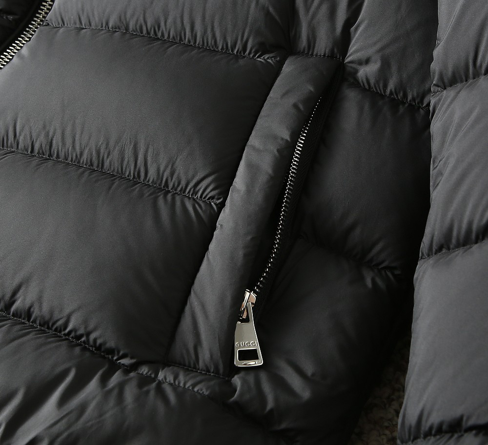 グッチ「Gucci」秋冬ダウンジャケット スタンドカラー