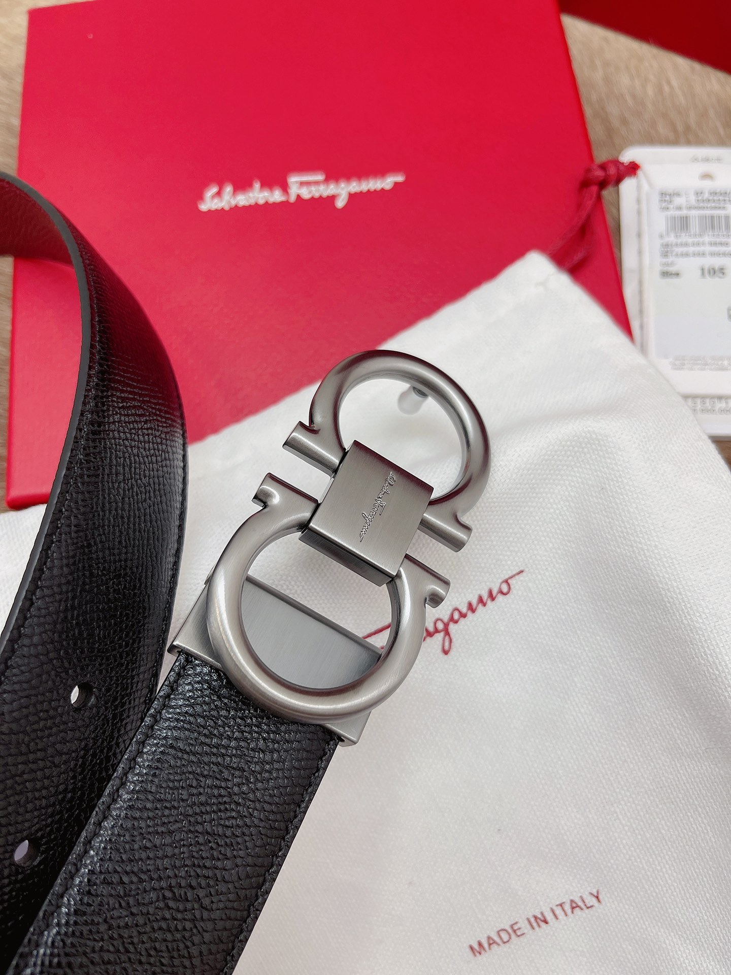 【新規倉庫入り】Salvatore Ferragamo 職人仕上げ高級ベルト「全長約 100cm」