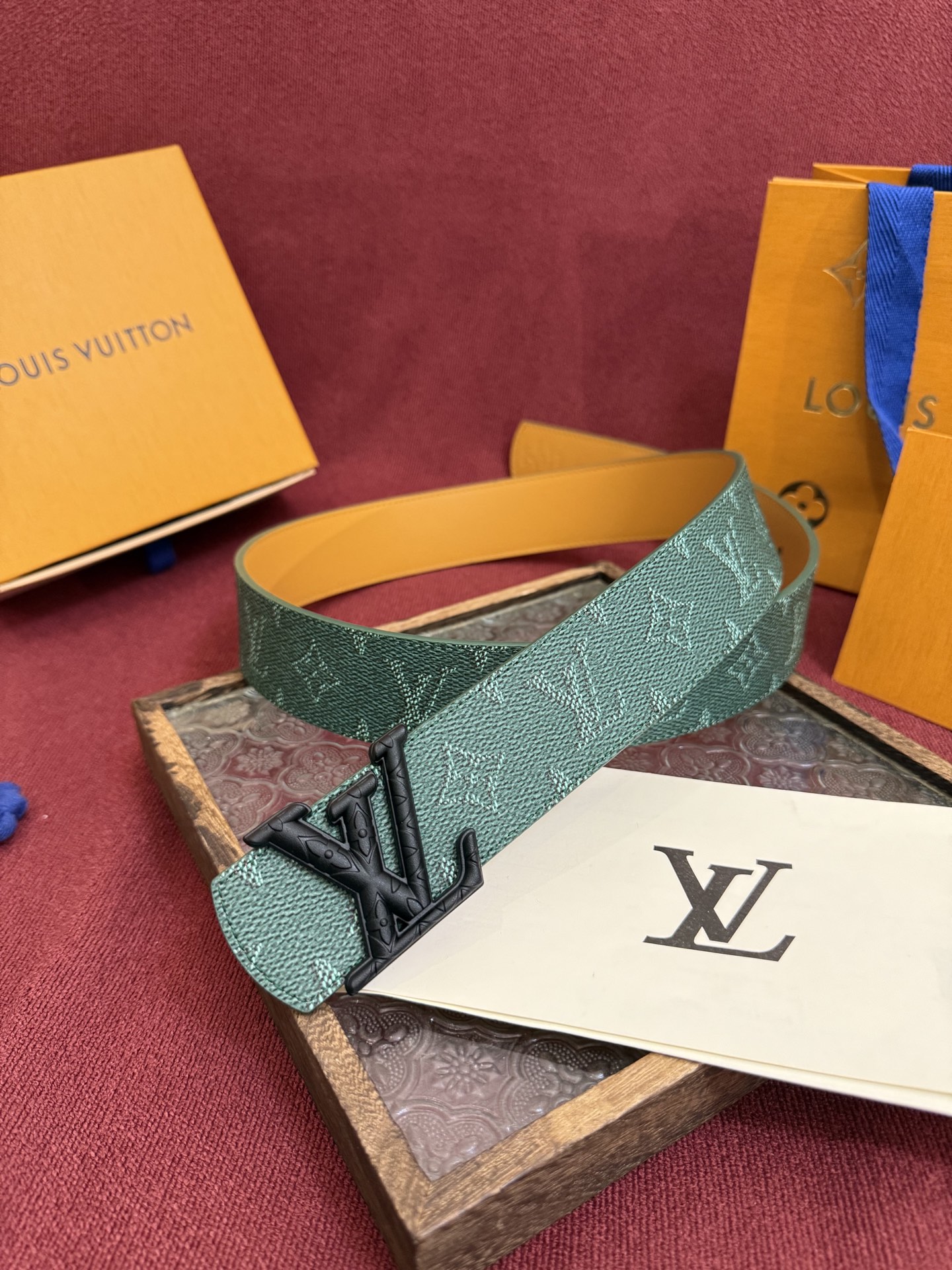 【日本未入荷】ルイヴィトン LV Dimension 両面使いベルト 40mm（全長約 100cm）