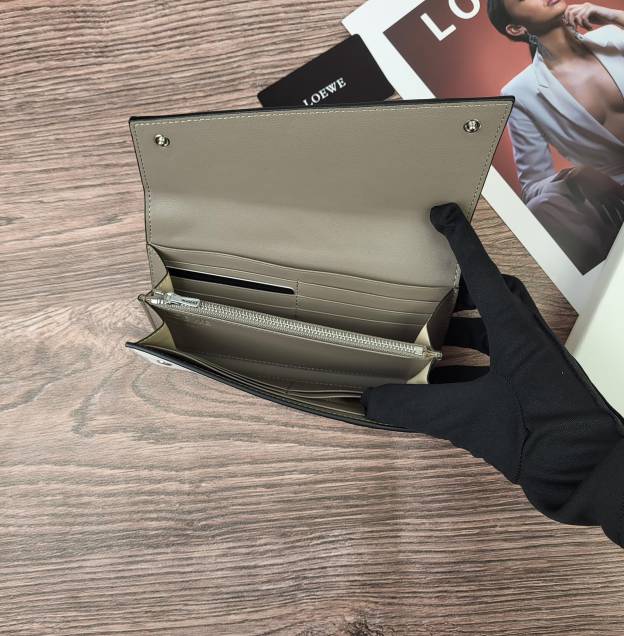 ロエベ「LOEWE」アナグラム コンティネンタル ウォレット 5色