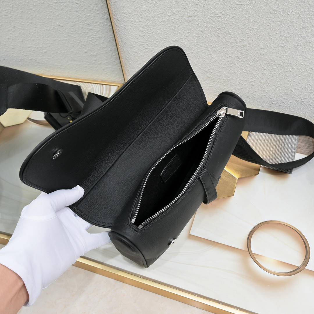【大人気逸品】 ディオール  サドルバッグ「saddle」