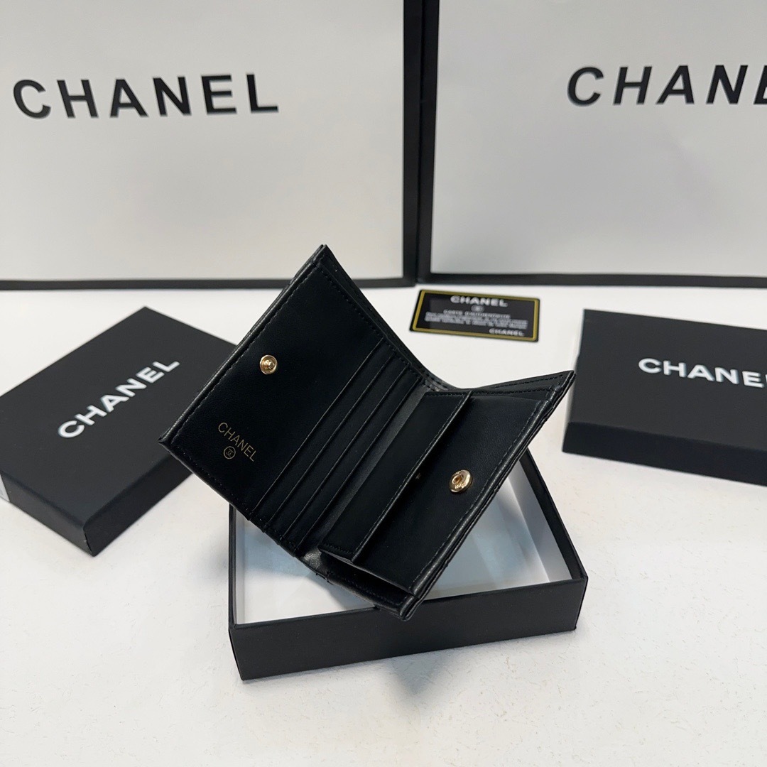 シャネル「Chanel」 ラムスキン フラップ ウォレット 財布