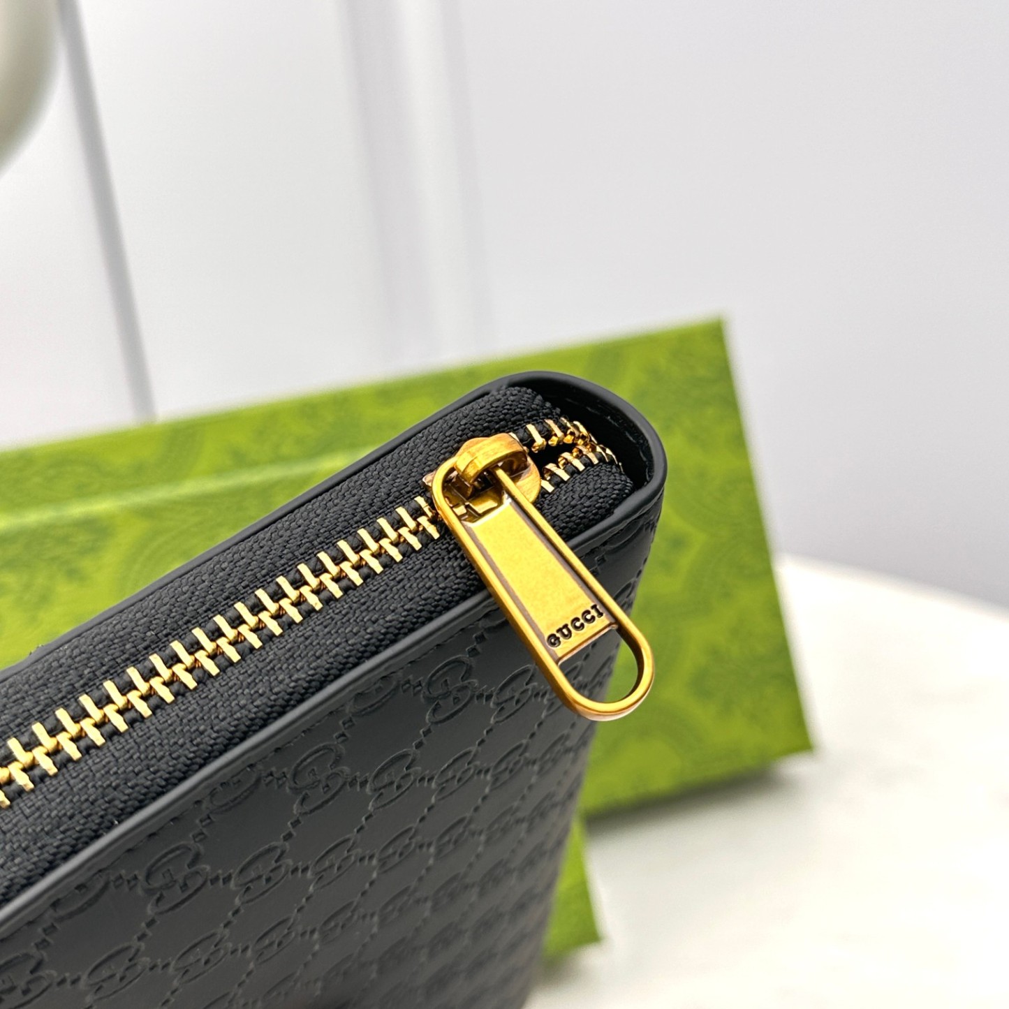 グッチ「Gucci」シグネチャー レザー ウェブ ジップアラウンドウォレット