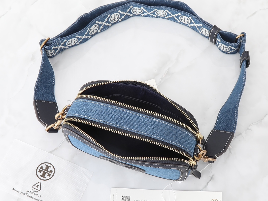 トリー バーチ「Tory Burch」ミラー デニム カメラバッグ ショルダー/クロスボディ デニムブルー