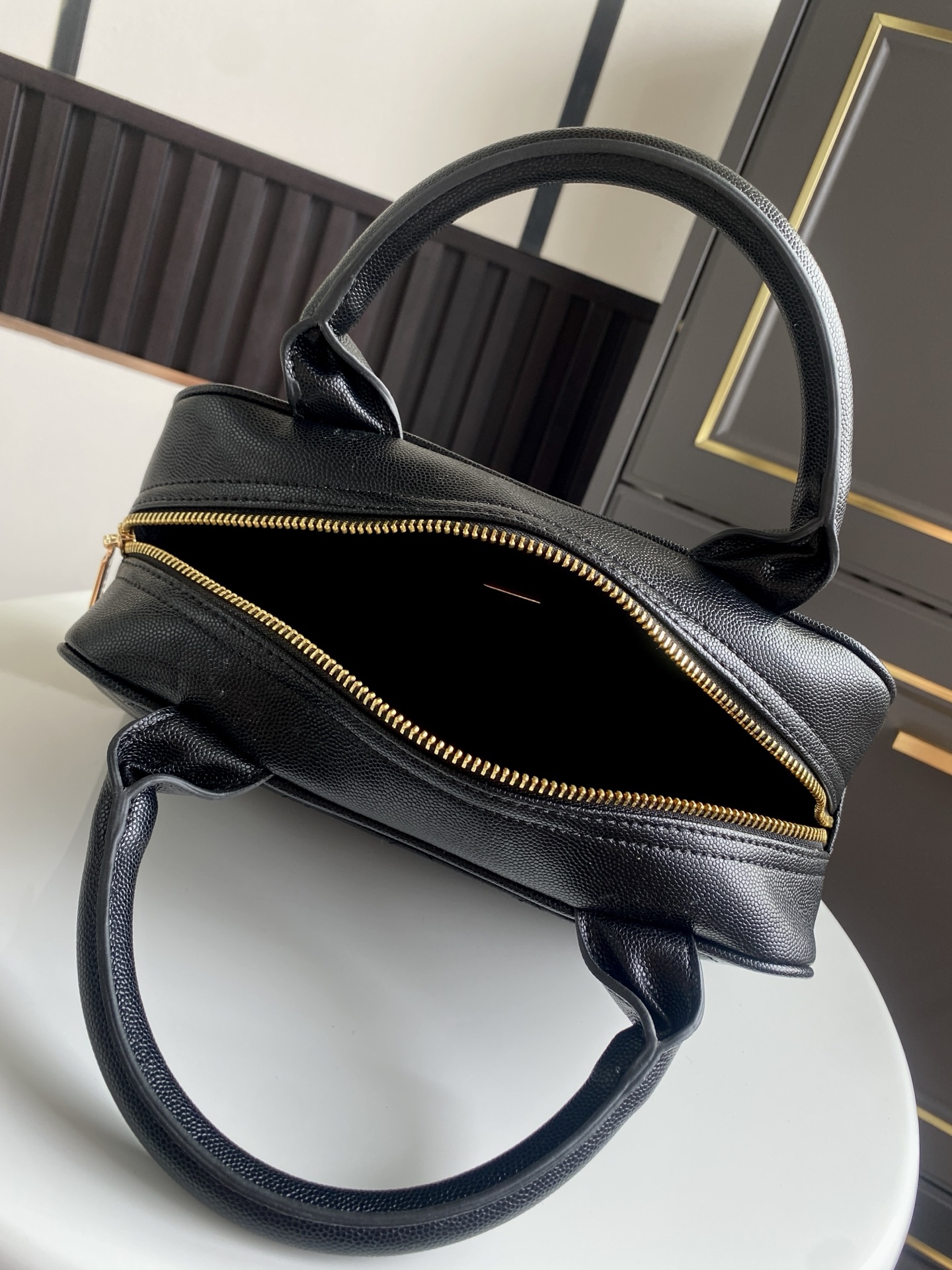 シャネル「Chanel」Vintage Medallion ハンドバッグ