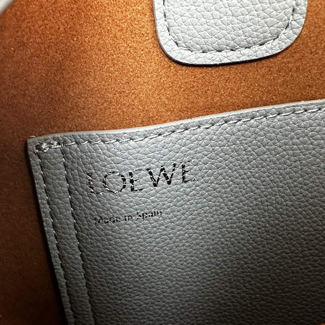 ロエベ「Loewe」FW レザー ハンドバッグ