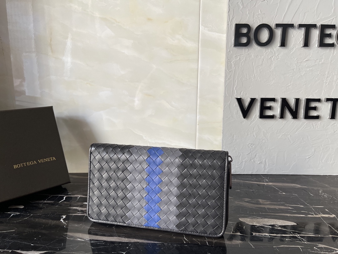 ボッテガ・ヴェネタ「Bottega Veneta」イントレチャート ザッパー ウォレット