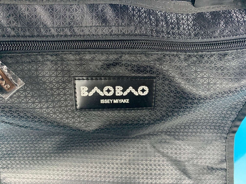 イッセイ・ミヤケ「Issey Miyake」 6ポケットマットトートバッグ