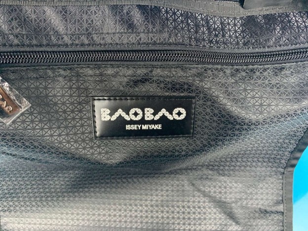 イッセイ・ミヤケ「Issey Miyake」 6ポケットマットトートバッグ