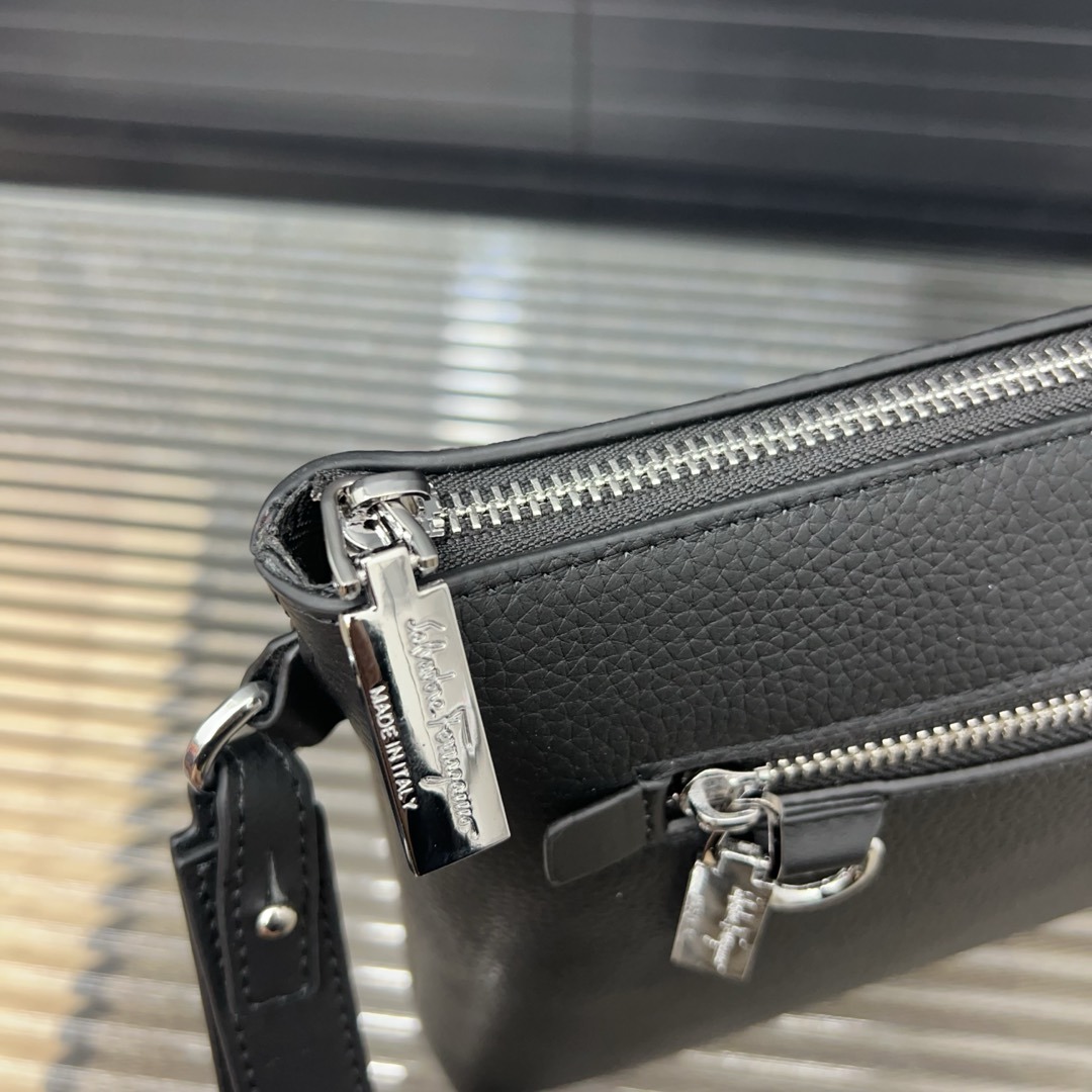 フェラガモ「Ferragamo」ソフトトート トップハンドルバッグ