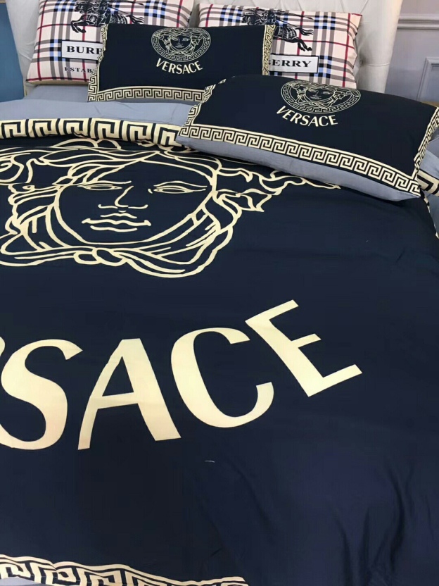 ヴェルサーチ「Versace」プレミアムコットン デジタルプリント 4点セット