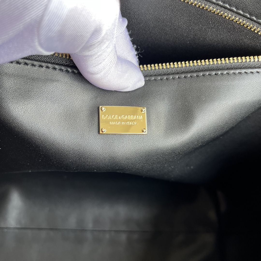 ドルチェ・アンド・ガッバーナ「D&G」ラージ ブラック レザートートバッグ