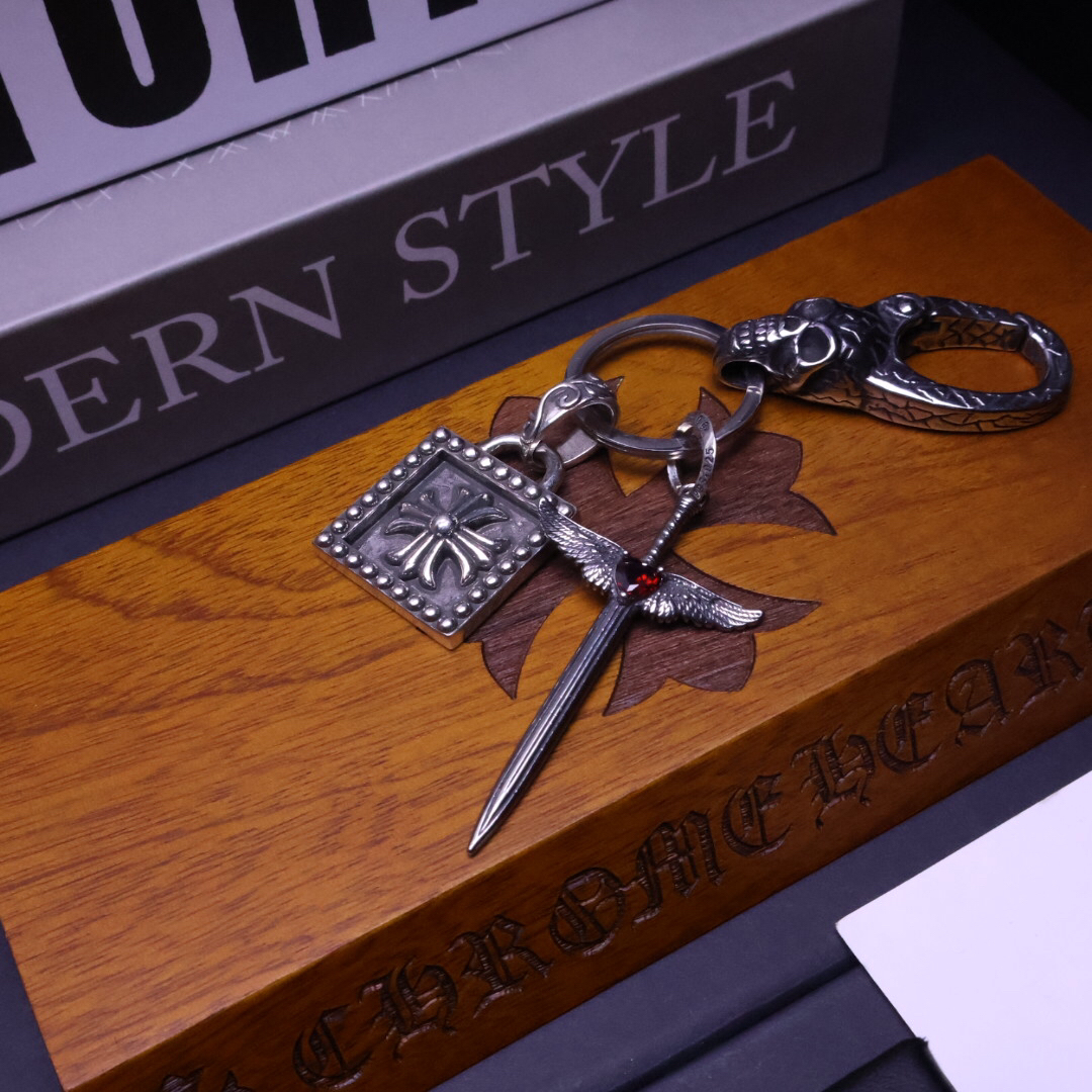 クロムハーツ「Chrome Hearts」キーホルダー＆バッグチャーム - トレンドシンボル