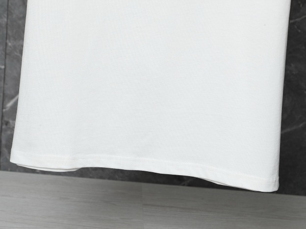 グッチ「Gucci」定番胸元刺繍半袖Tシャツ