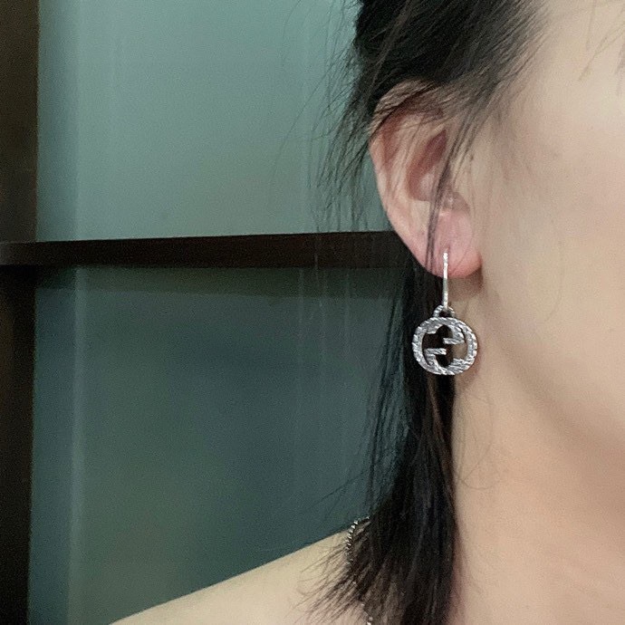 グッチ「Gucci」 Interlocking 双G ピアス（フックタイプ）