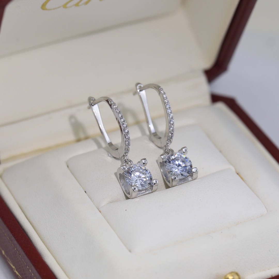 カルティエ「Cartier」ラブ シングルダイヤモンド ホーン ピアス