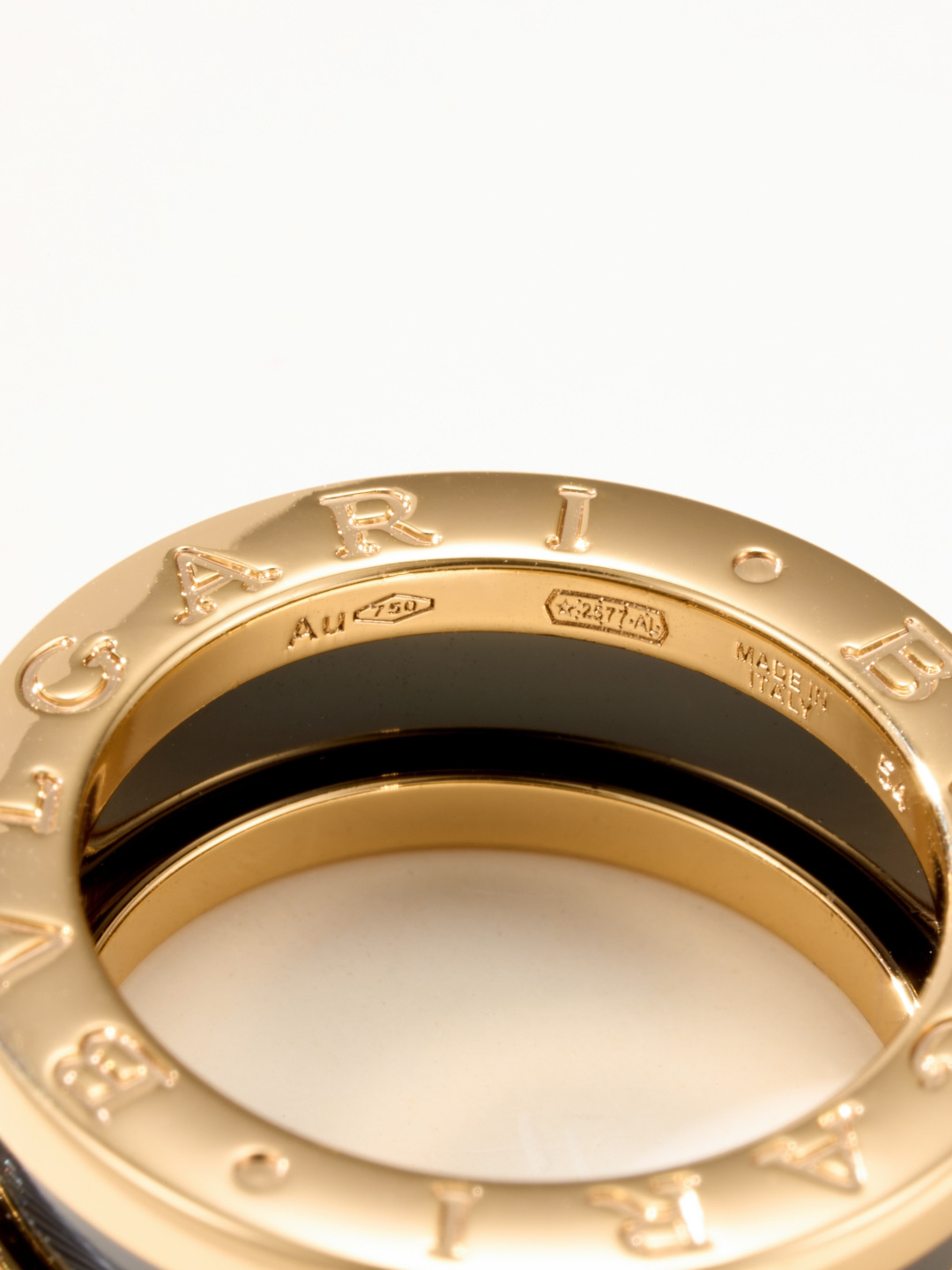 ブルガリ「Bvlgari」エレガントなリングコレクション