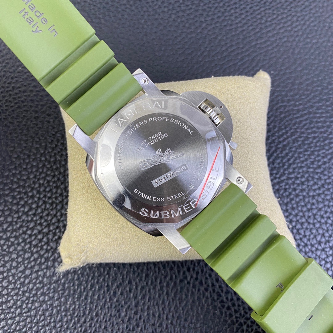 パネライ「Panerai」ルミノール マリーナ クロノグラフ ウォッチ 44mm