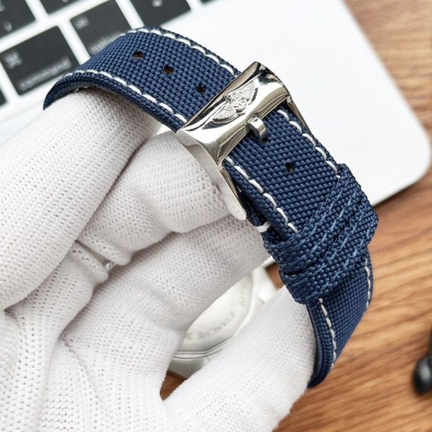 ブライトリング［Breitling］アベンジャー オートマティック43mm 腕時計