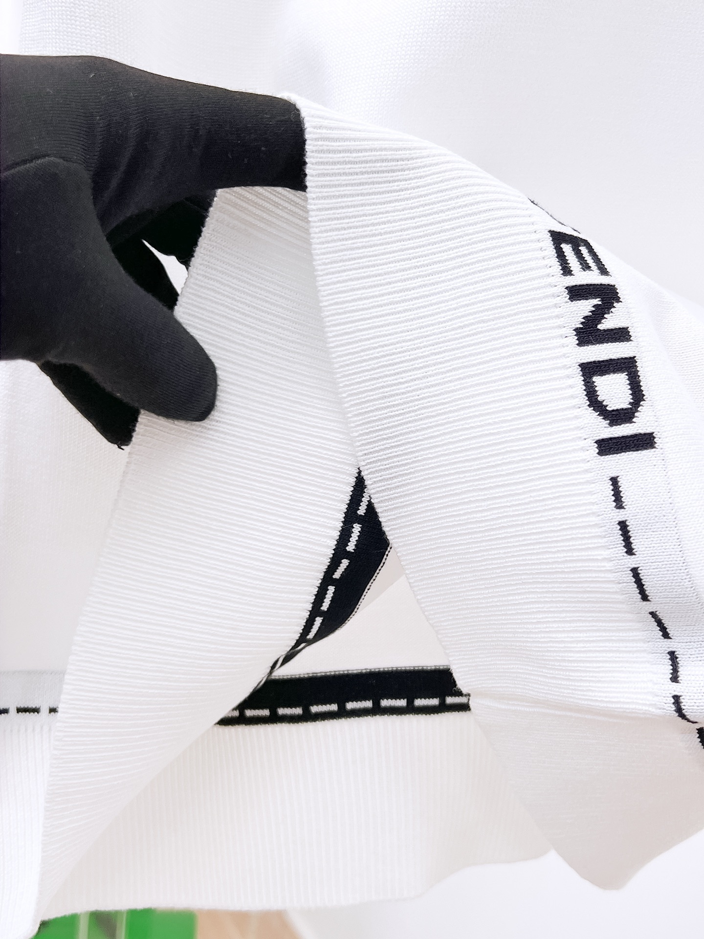 フェンディ「Fendi」2025SS メンズ プレミアムニット ショートスリーブTシャツ