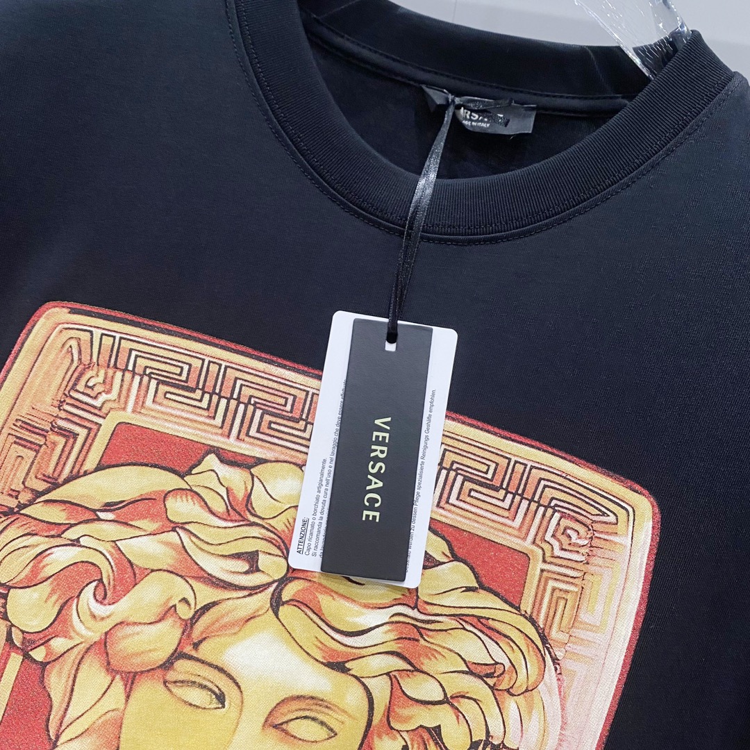 ヴェルサーチ「Versace」クルーネックTシャツ チェックメドゥーサプリント