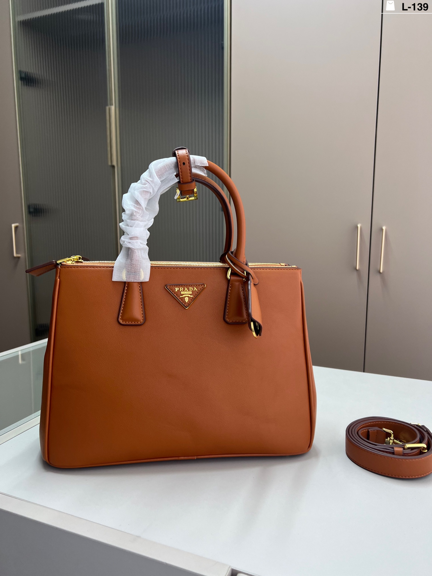 プラダ「Prada」 ガレリア ハンドバッグ