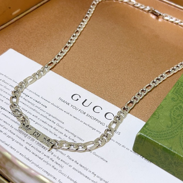 グッチ「Gucci」 Anger Forest ダブルGペンダントネックレス