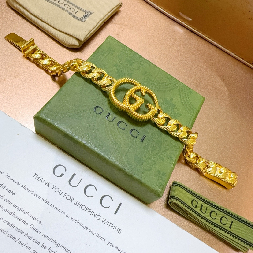 グッチ「Gucci」グッチ インターロッキングC ブレスレット