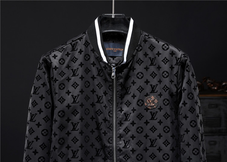 ルイ・ヴィトン「Louis Vuitton」2024秋冬 クラシックロゴ ラウンドネックジャケット メンズアウター