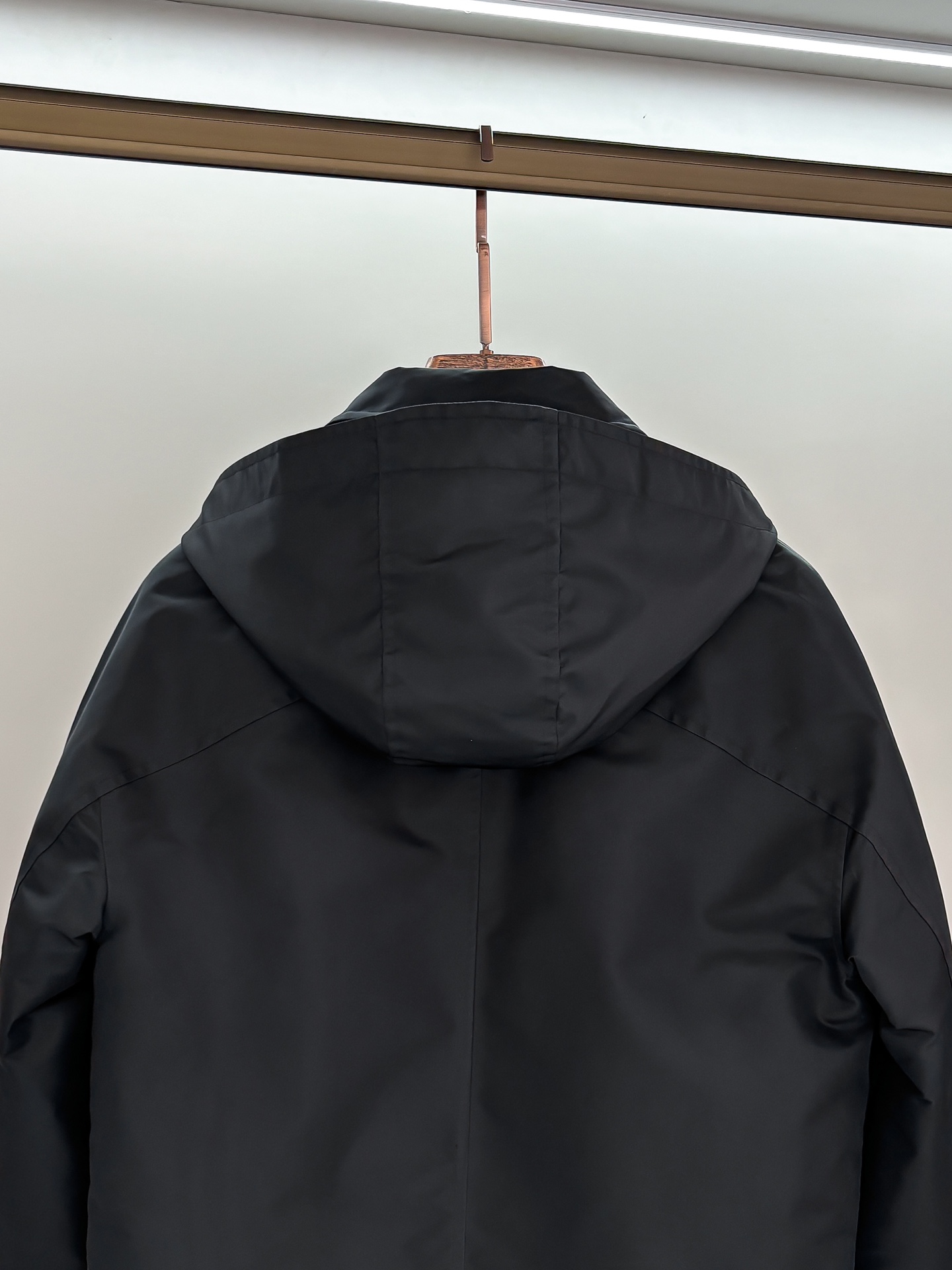 ルイ・ヴィトン「Louis Vuitton」24 FW秋冬新作ブラックナイロン素材取り外し可能な連帽ダウン