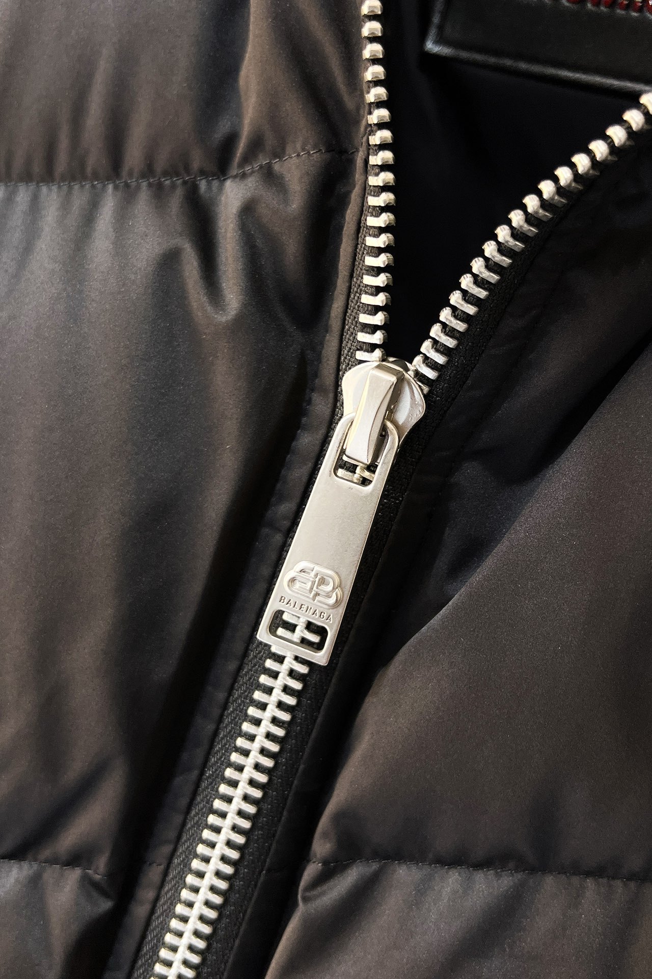 バレンシアガ「Balenciaga」‌2024 ss大爆型ファッションダウンジャケット