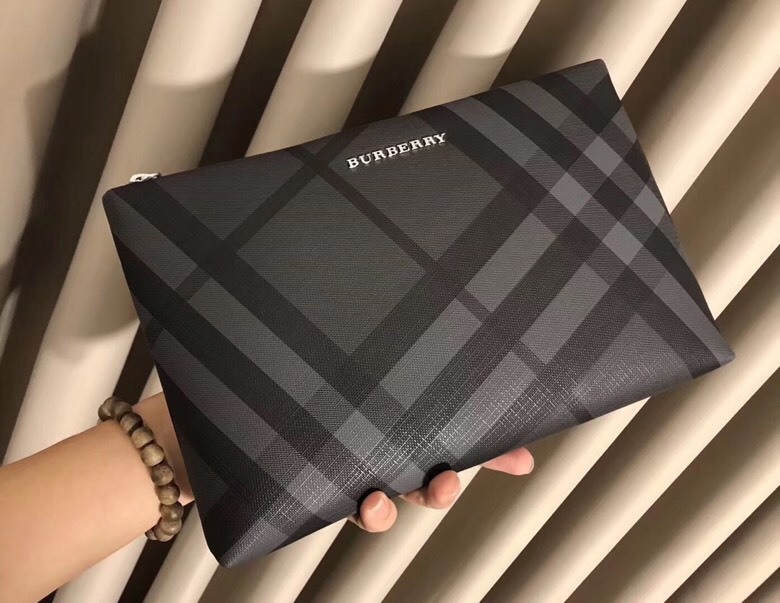 バーバリー「Burberry」メンズ ビジネスカジュアル ポシェット