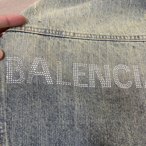 バレンシアガ「Balenciaga」blcg水洗いして古い背中のドリルを作るスローガンデニムジャケット