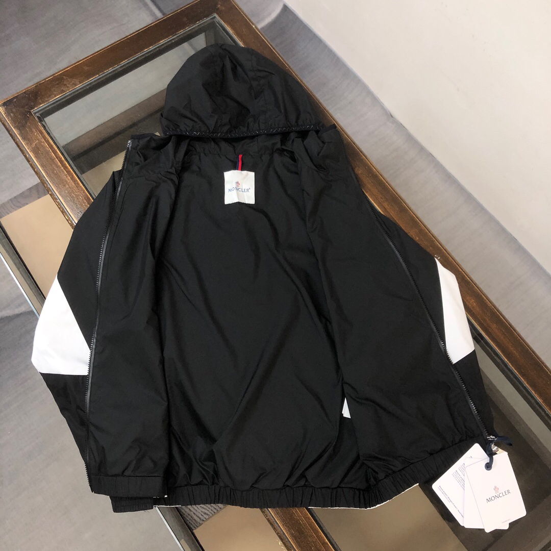 モンクレール「Moncler」2024早春 ブラック＆ホワイトカラーブロック トレンチコート風フードジャケット