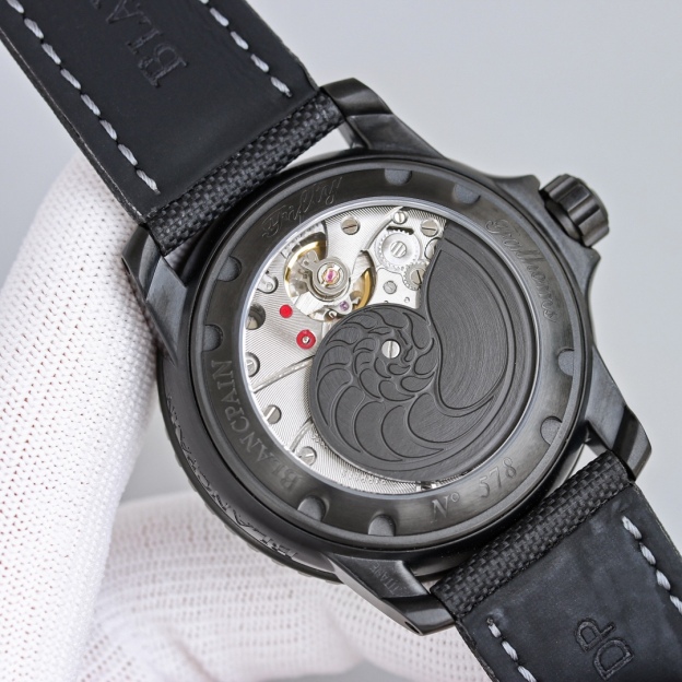 ブランパン「Blancpain」フィフティ・ファゾム自動巻きダイバーズウォッチ45mm