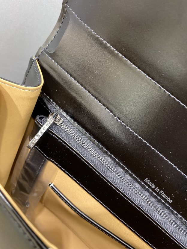 デルヴォー「Delvaux」Brillant シリーズ ハンドバッグ