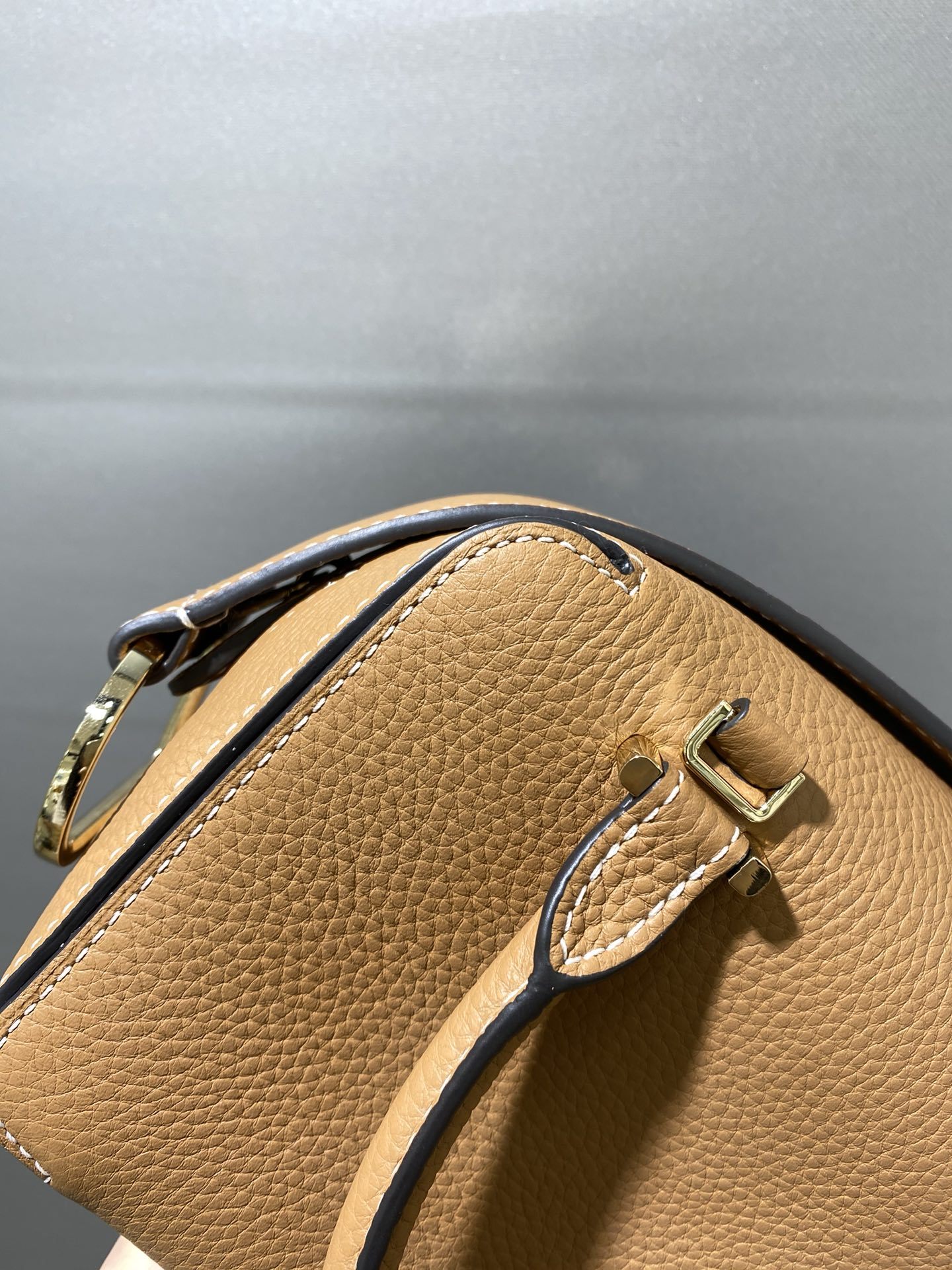デルヴォー「Delvaux」Cool Box ハンドバッグ