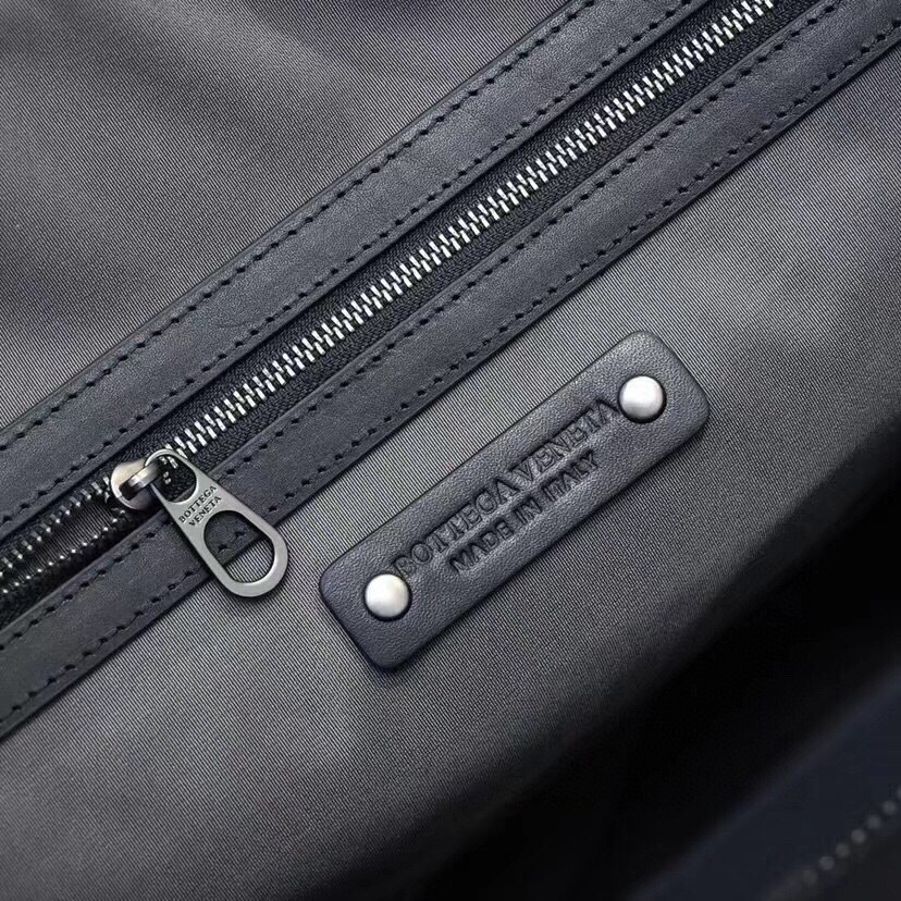 ボッテガ・ヴェネタ「Bottega Veneta」Intrecciato トラベルトートバッグ