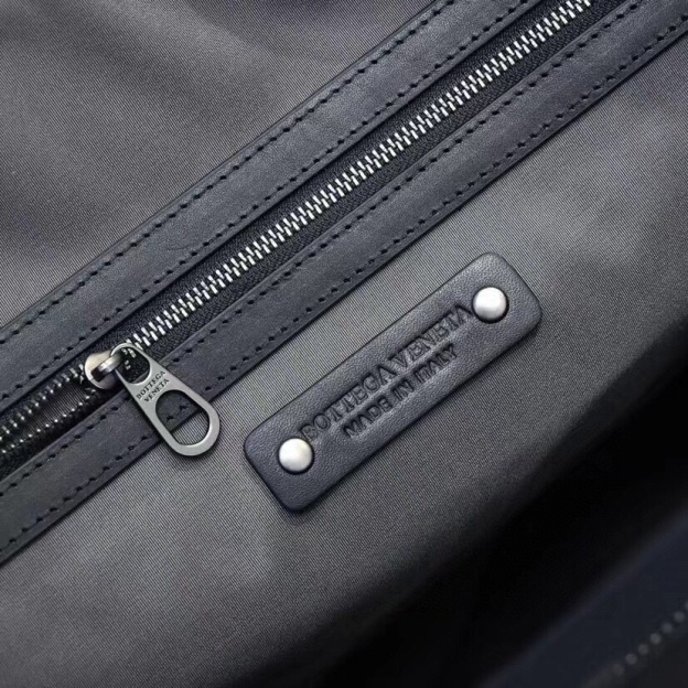 ボッテガ・ヴェネタ「Bottega Veneta」Intrecciato トラベルトートバッグ