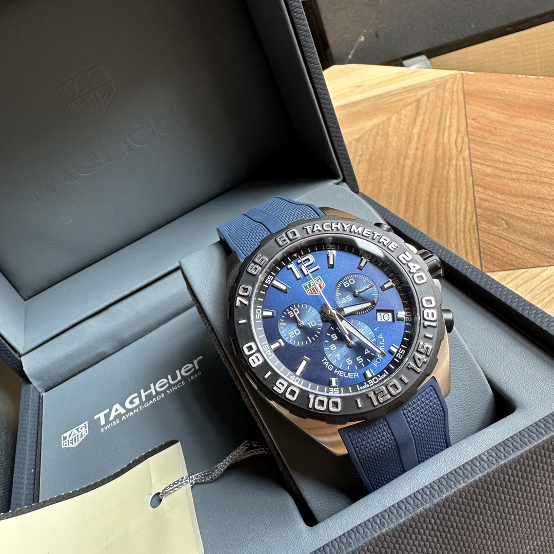 タグ・ホイヤー「TAG Heuer」フォーミュラ1 クォーツ メンズウォッチ 43mm