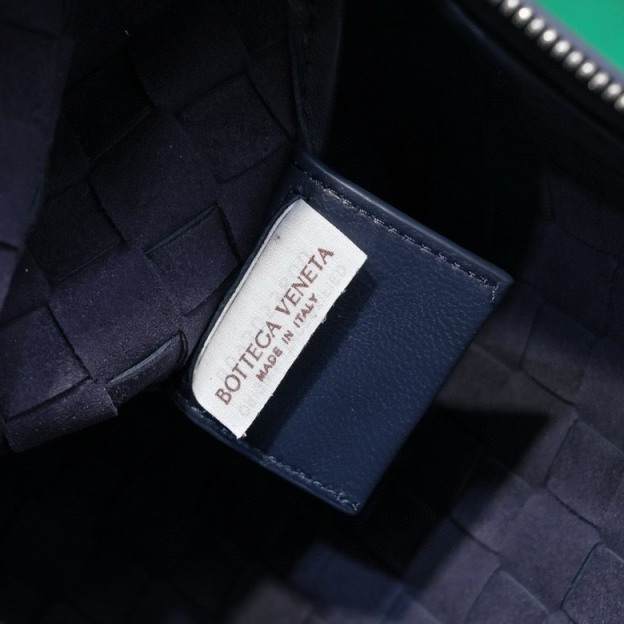 ボッテガ・ヴェネタ「Bottega Veneta」Intrecciato メンズクラッチバッグ