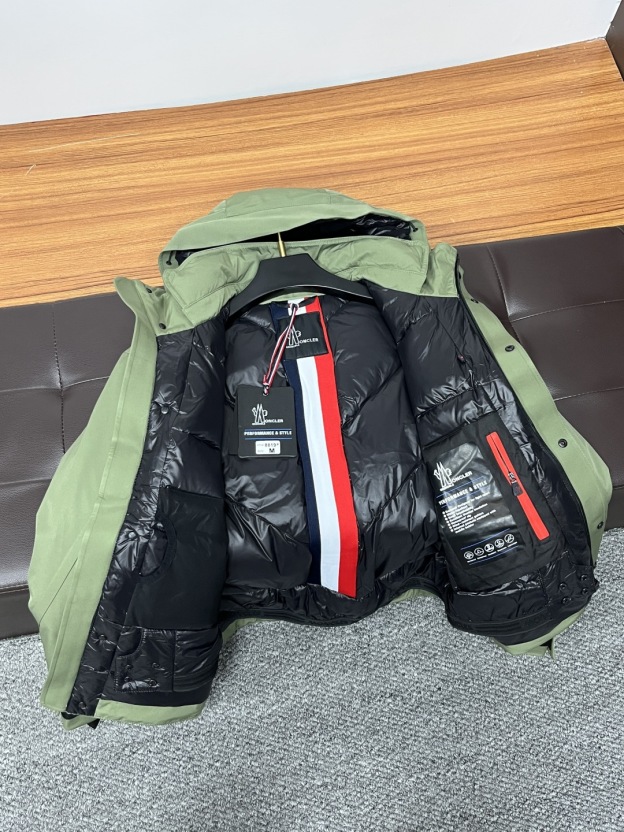 モンクレール メンズ ファッションダウンジャケット