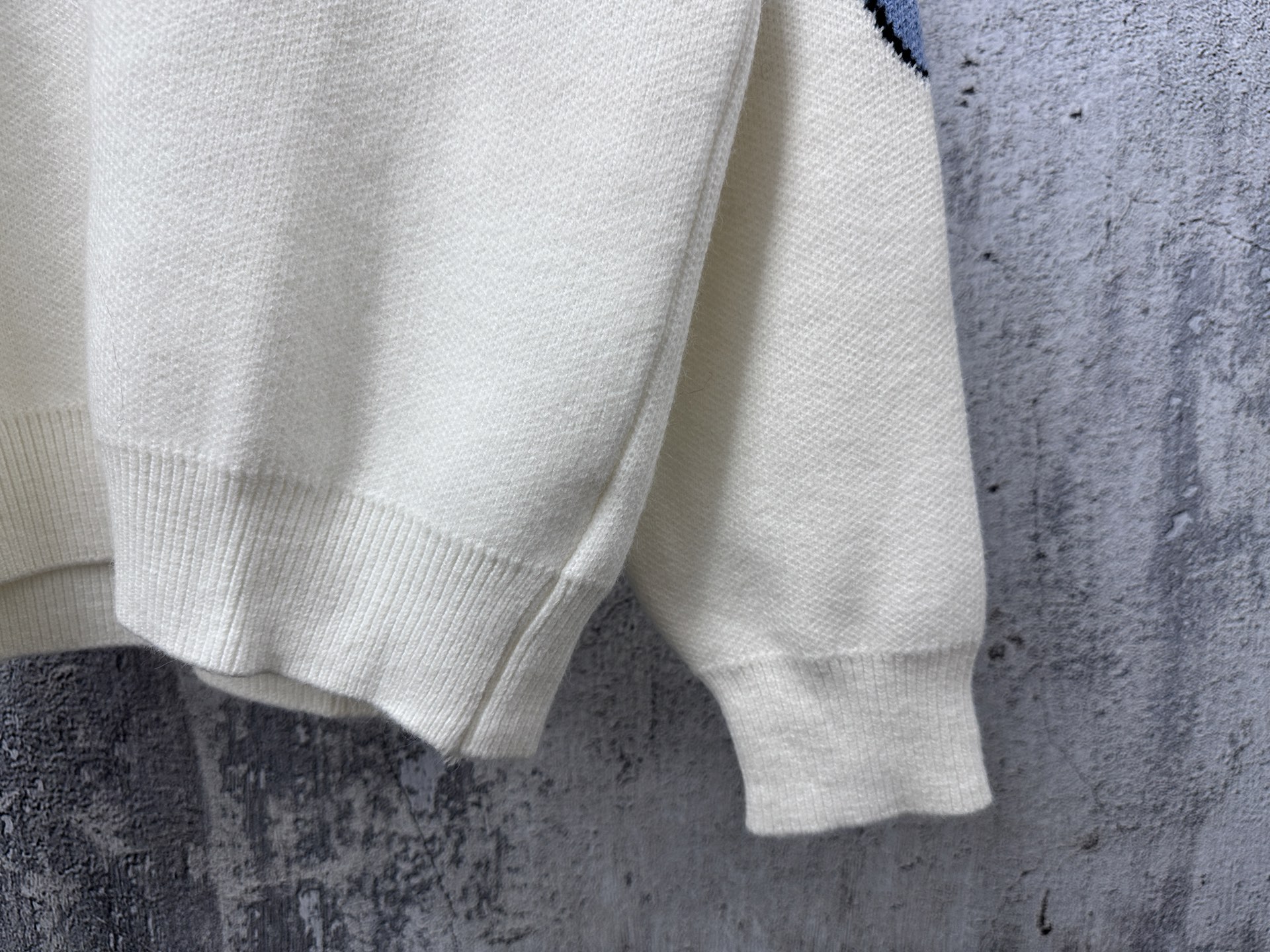 ルイ・ヴィトン「Louis Vuitton」SKIシリーズ 丸首ウールニットプルオーバー