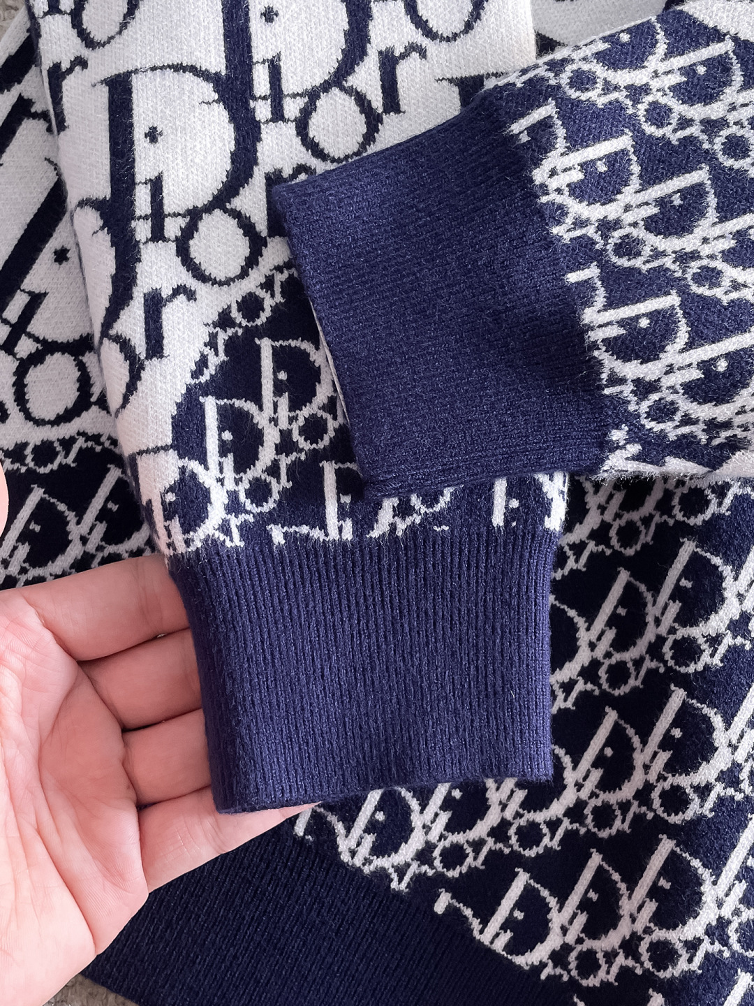 ディオール「Dior」秋冬新作ニットクルーネックセーター