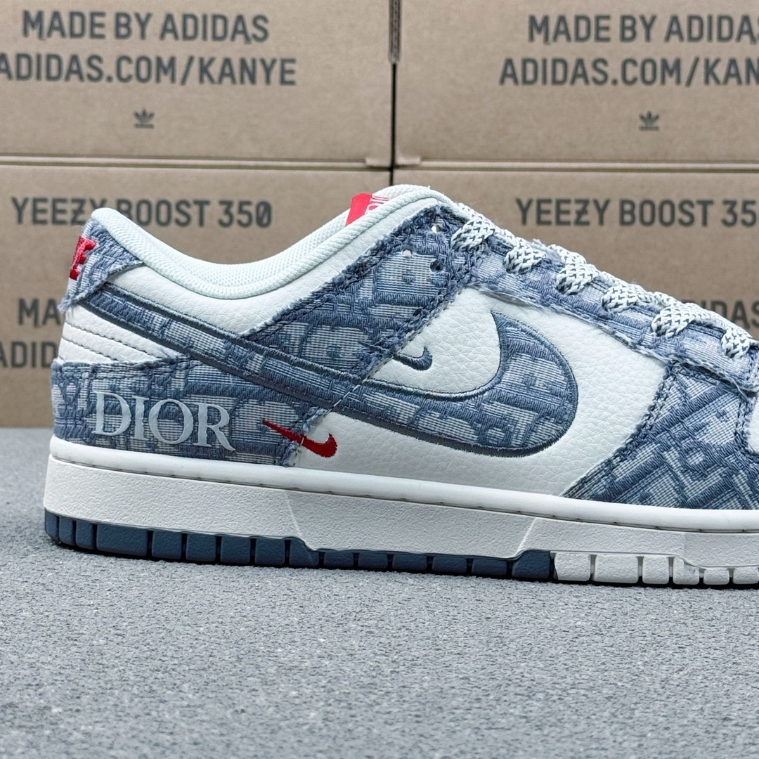 「コラボモデル」Dior x NikeSB Dunk Low "White Ink Blue" スニーカー