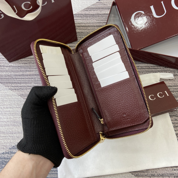 グッチ「Gucci」Ophidiaシリーズ ジッパーウォレット